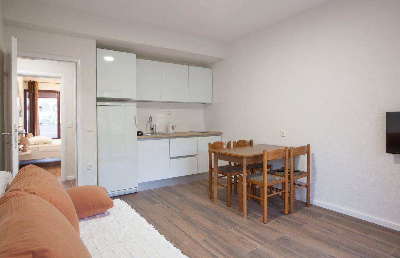 Apartmani Tina Подгора Екстер'єр фото