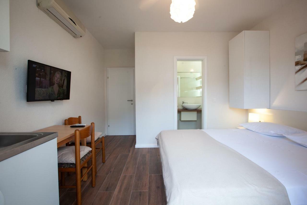 Apartmani Tina Подгора Екстер'єр фото
