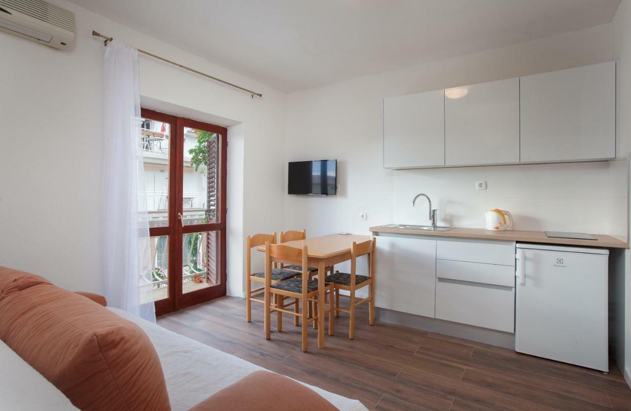 Apartmani Tina Подгора Екстер'єр фото