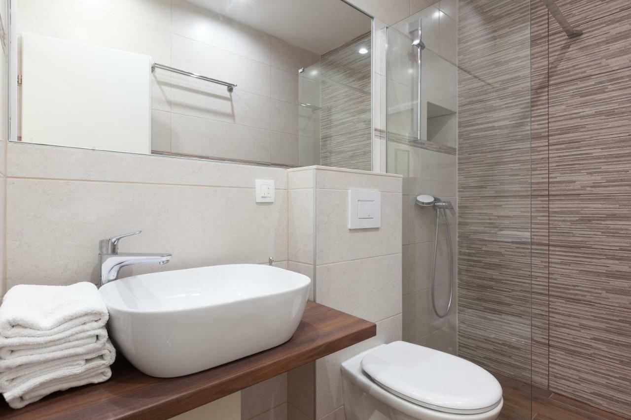 Apartmani Tina Подгора Екстер'єр фото