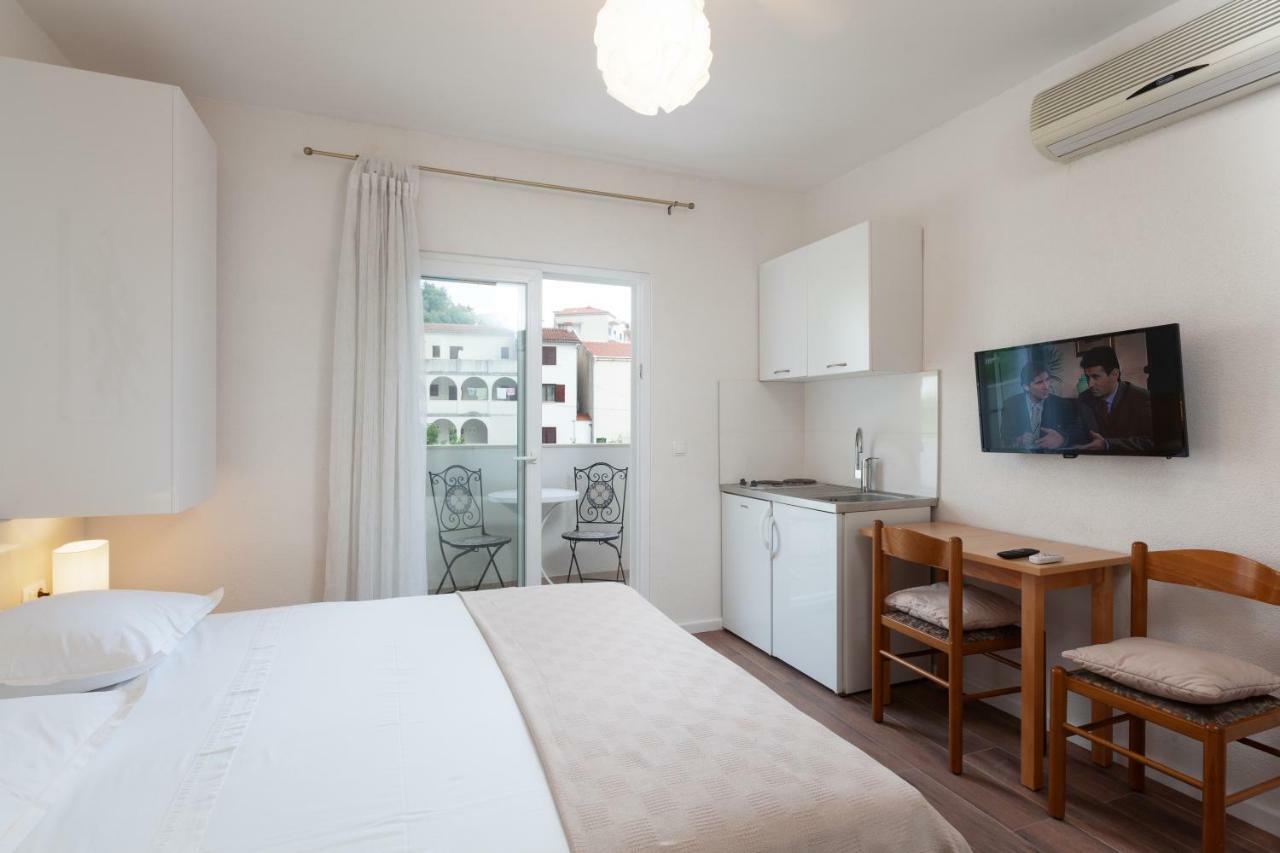 Apartmani Tina Подгора Екстер'єр фото