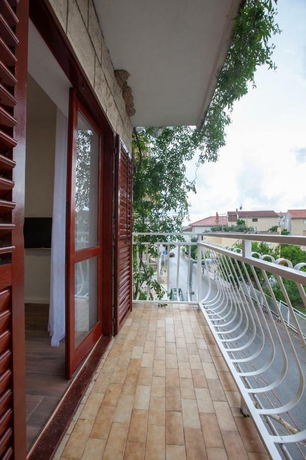 Apartmani Tina Подгора Екстер'єр фото