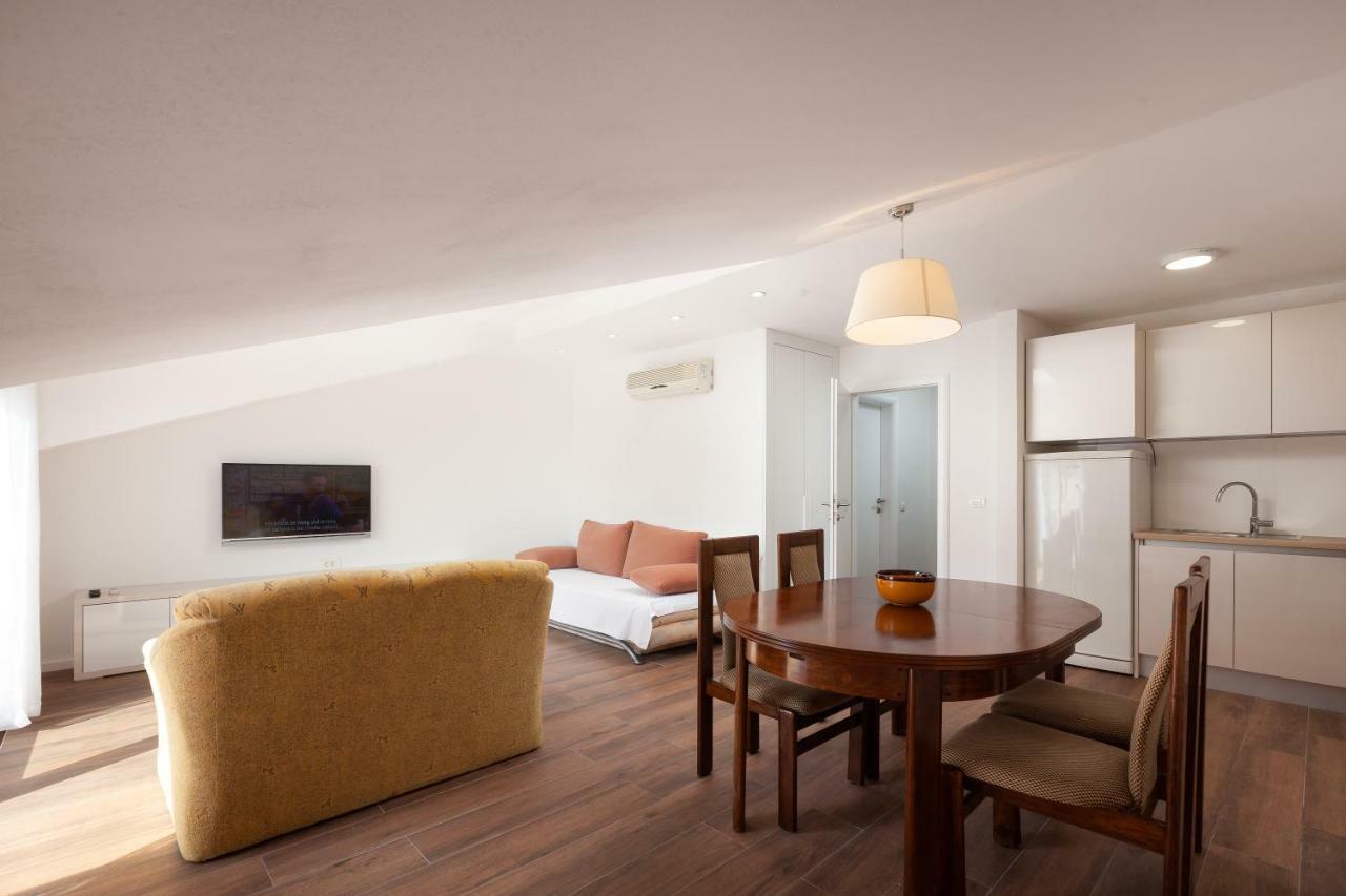 Apartmani Tina Подгора Екстер'єр фото